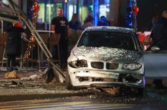 Kaos u centru Osijeka: BMW-om pokosio autobusnu stanicu,