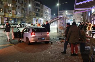 Kaos u centru Osijeka: BMW-om pokosio autobusnu stanicu,