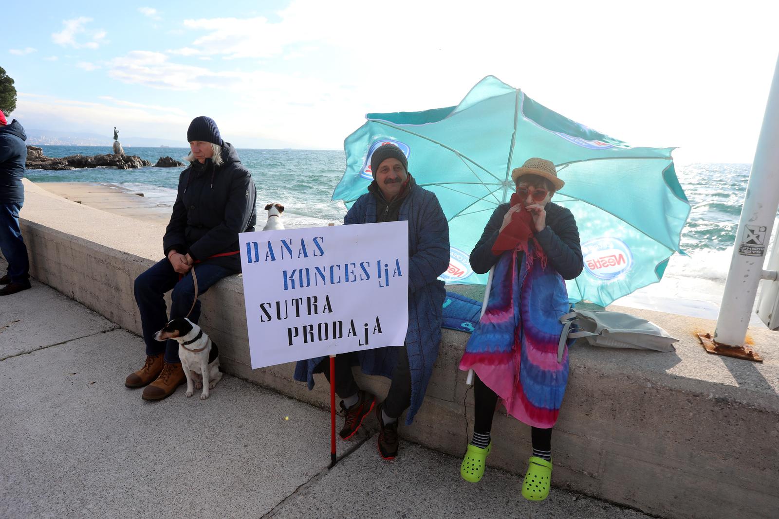 Opatija: Građani prosvjedovali protiv Prijedloga Zakona o pomorskom dobru i morskim lukama Opatija: Građani prosvjedovali protiv Prijedloga Zakona o pomorskom dobru i morskim lukama