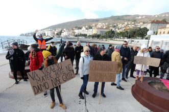 Opatija: Građani prosvjedovali protiv Prijedloga Zakona o pomorskom dobru i morskim lukama