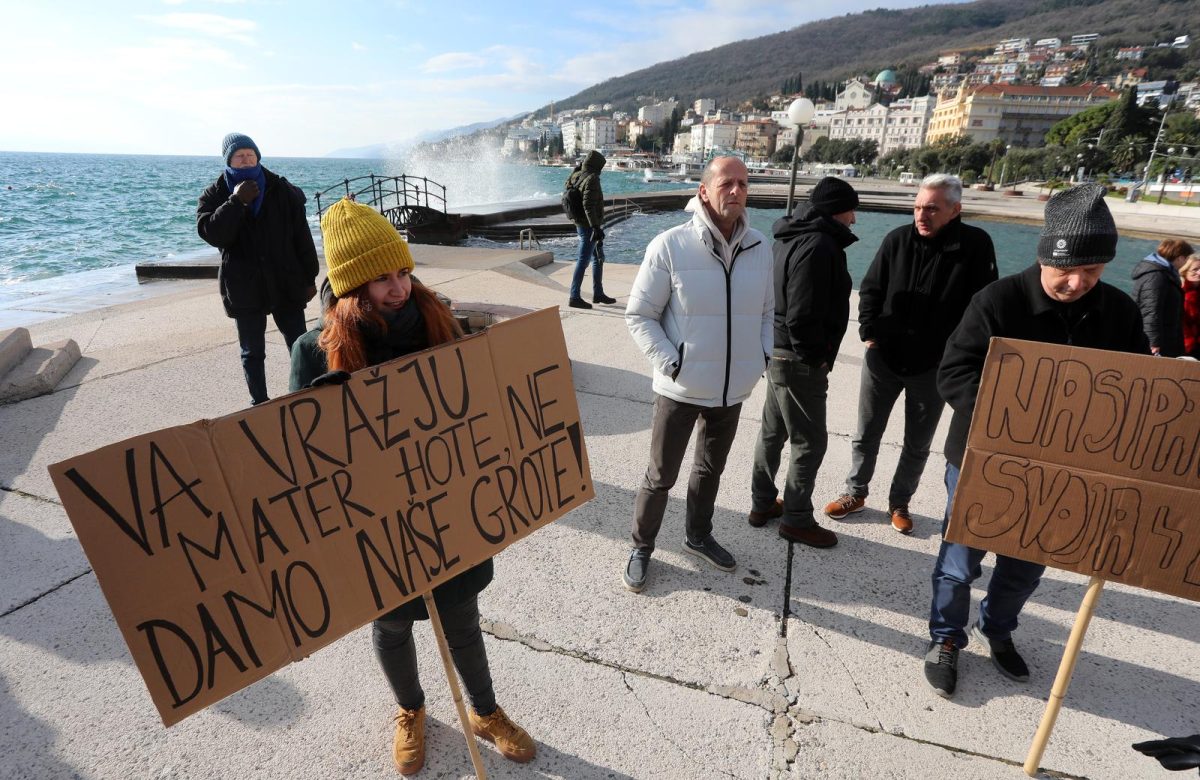 Opatija: Građani prosvjedovali protiv Prijedloga Zakona o pomorskom dobru i morskim lukama