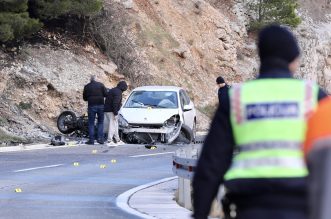 Motociklist poginuo u sudaru s automobilom kod mjesta Pisak