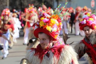 Matulji: Zvončarska skupina Vlahov breg s grupom maškara u obilasku sela u zaleđu Matulja