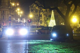 Zagreb: BMW-om uletio u suprotni smjer, izazvao sudar pa pobjegao