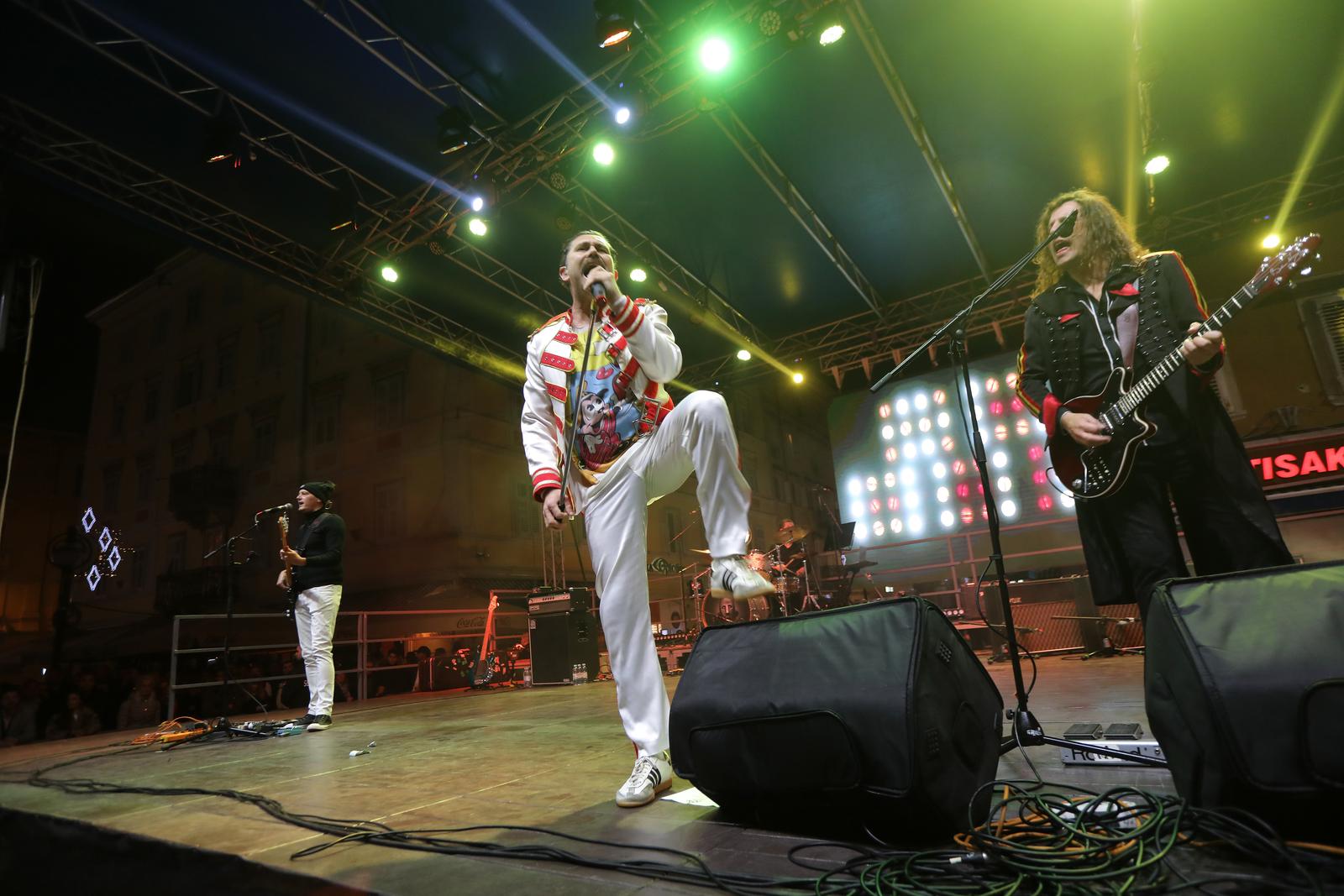 Do?ek Nove godine u Rijeci na Korzu Do?ek Nove godine u Rijeci na Korzu