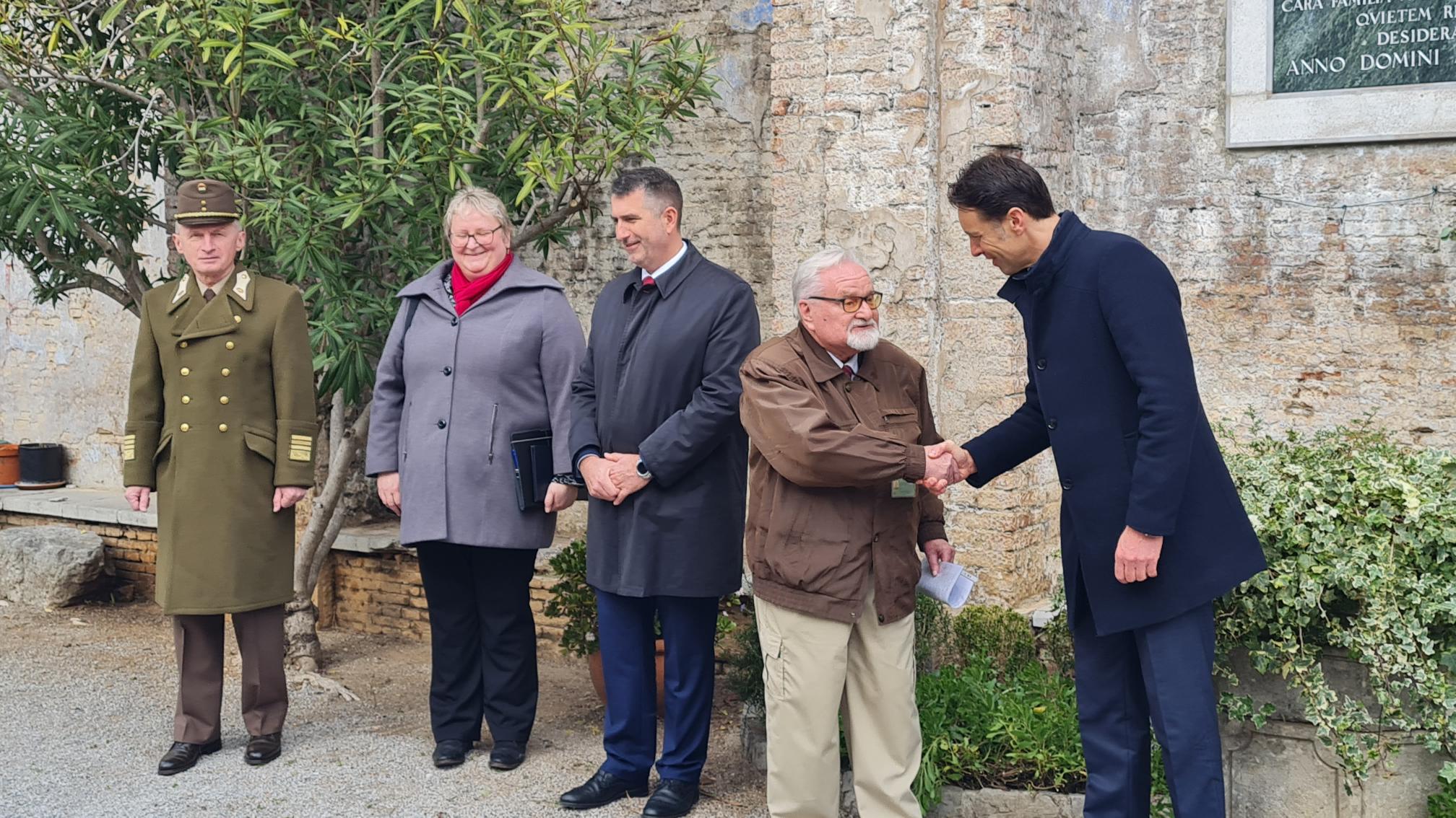 331752775_894683371734855_1965335701342342793_n