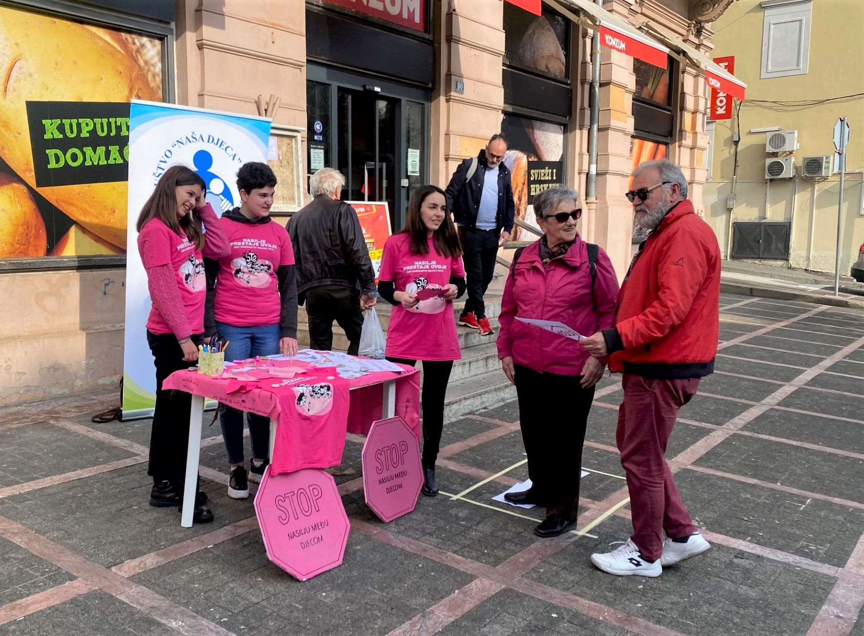 DAN RUZICASTIH MAJICA (3)