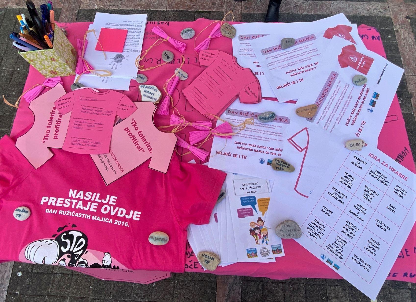 DAN RUZICASTIH MAJICA (4)