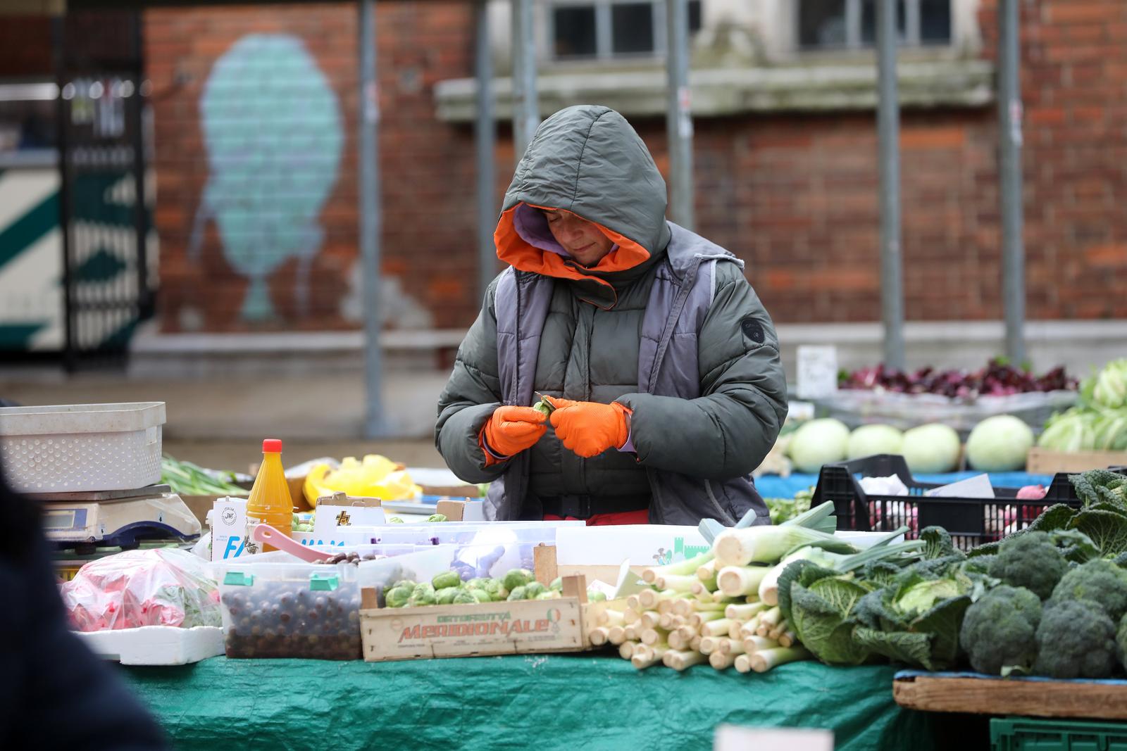 Hladno jutro na riječkoj tržnici Hladno jutro na riječkoj tržnici