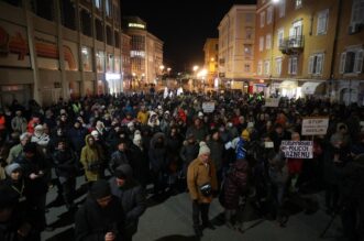 U Rijeci održan mirni prosvjed protiv nasilja potaknut incidentom na Platku