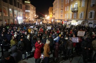 U Rijeci održan mirni prosvjed protiv nasilja potaknut incidentom na Platku