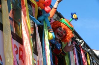 CARneval povorka, prava motorna maškarana manifestacija, prošla je riječkim ulicama