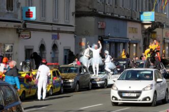 CARneval povorka, prava motorna maškarana manifestacija, prošla je riječkim ulicama