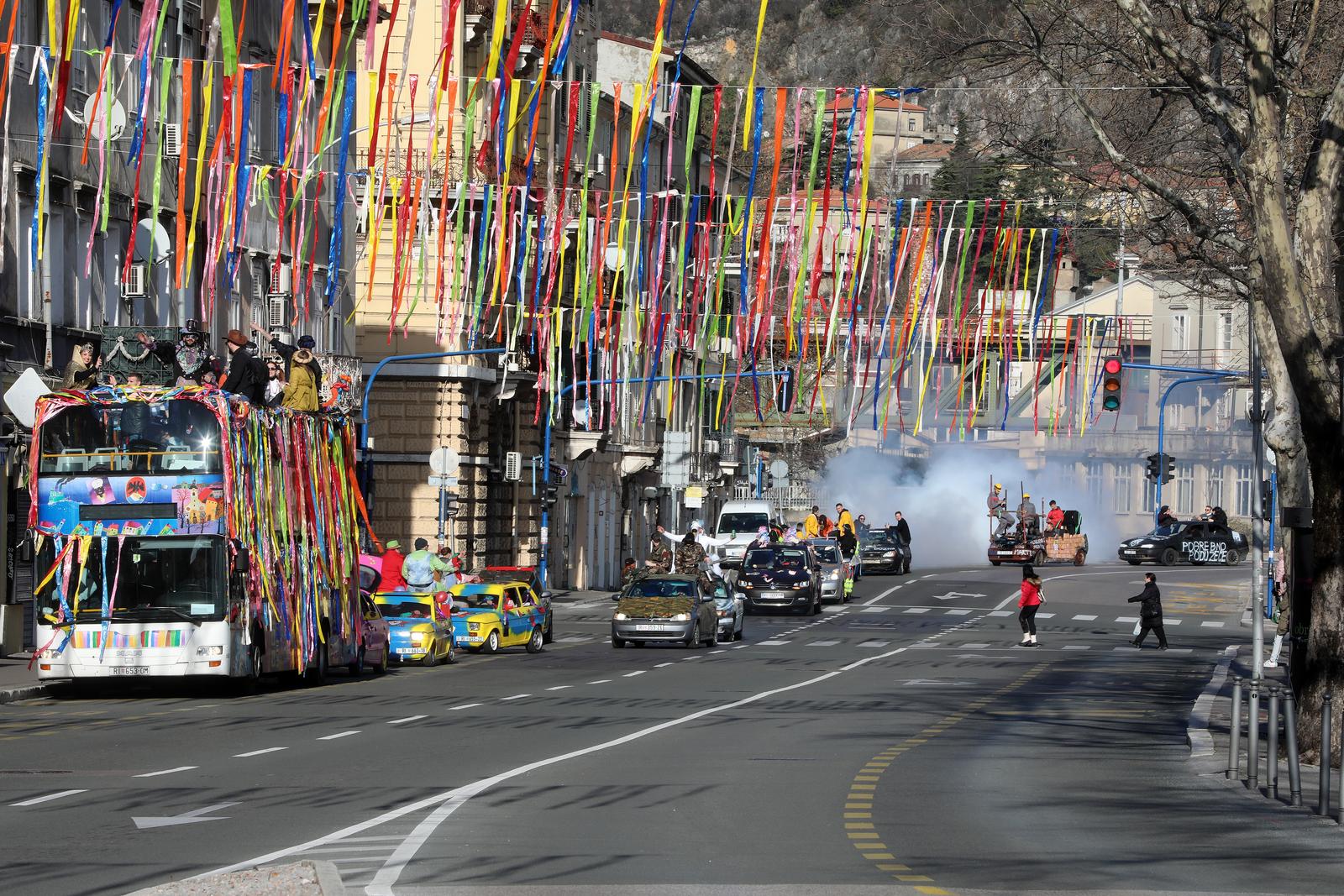 CARneval povorka, prava motorna maškarana manifestacija, prošla je riječkim ulicama