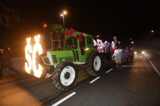 Opatija: Let 3 traktorom stigao ispred dvorane gdje ?e nastupiti na Dori