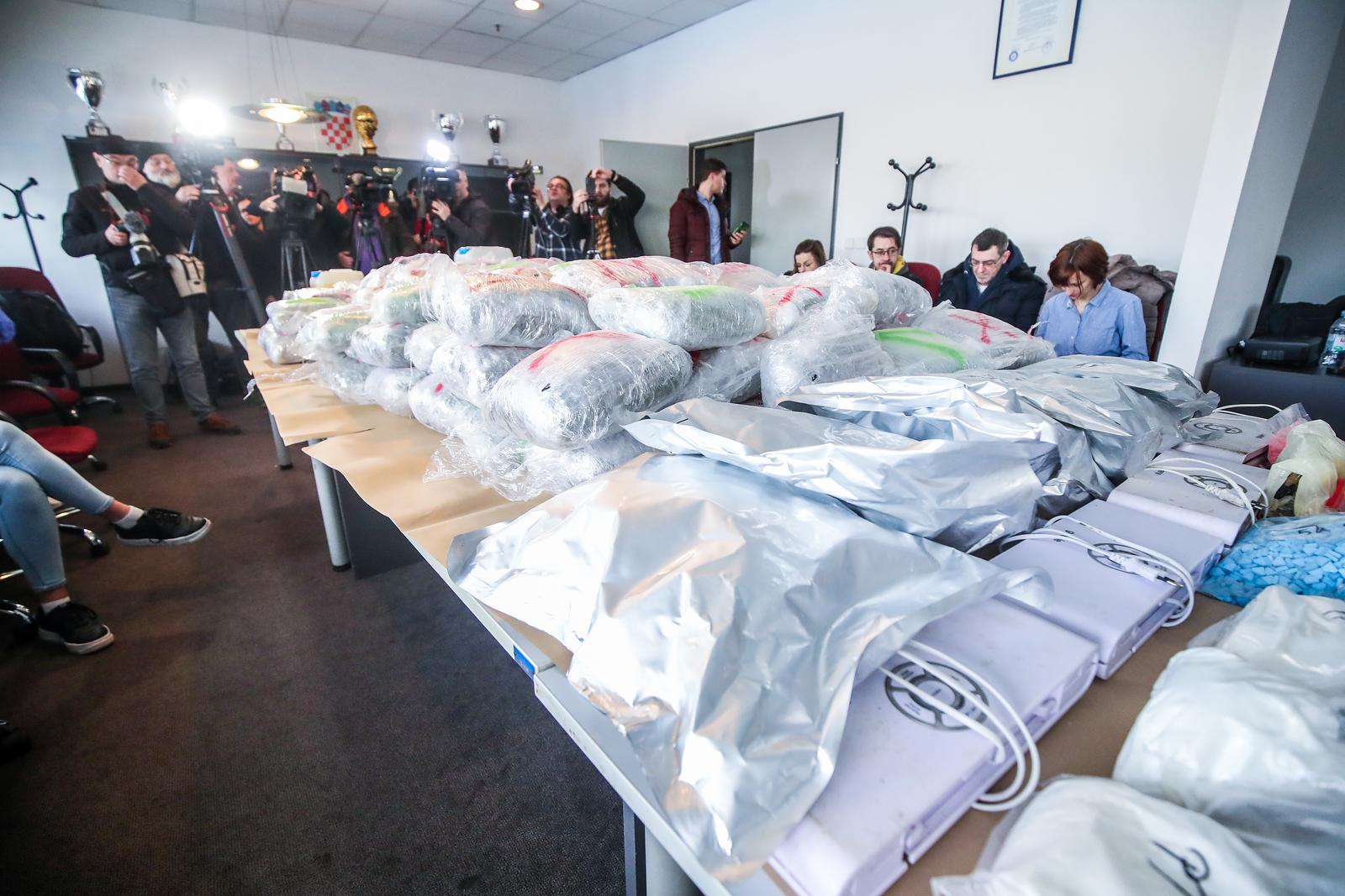 Zagreb: Policija zaplijenila više od 400 kilograma droge Zagreb: Policija zaplijenila više od 400 kilograma droge