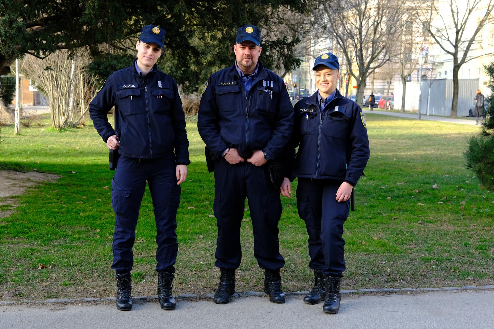Zagreb: Policijski službenici koji su porodili trudnicu Zagreb: Policijski službenici koji su porodili trudnicu
