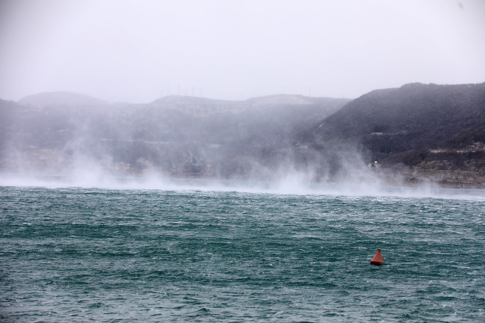 Olujna bura u Bakarskom zaljevu