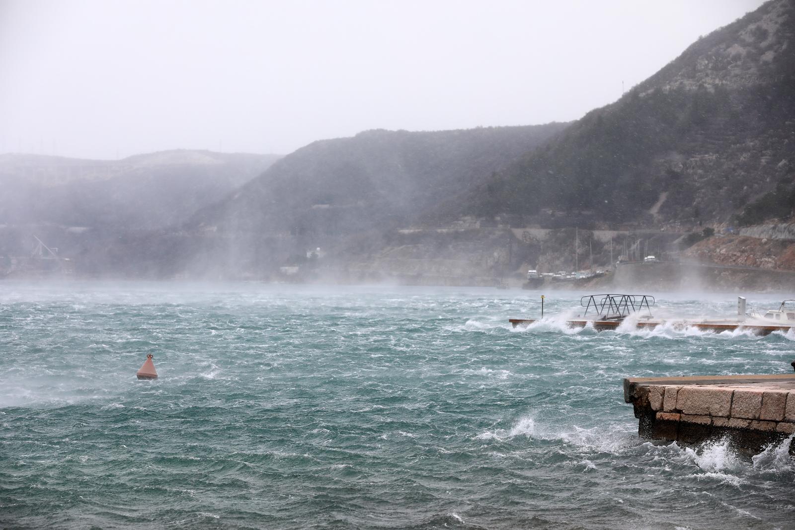 Olujna bura u Bakarskom zaljevu