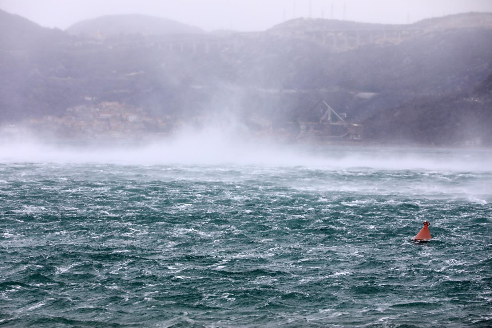 Olujna bura u Bakarskom zaljevu