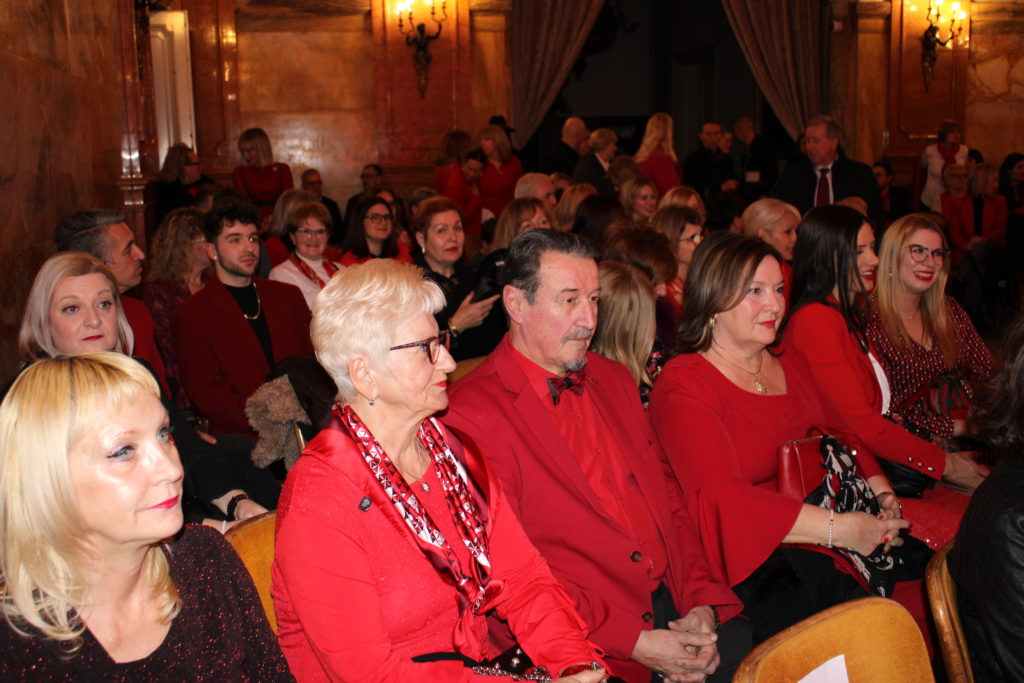 pgž dan crvenih haljina 13 pgž dan crvenih haljina 13