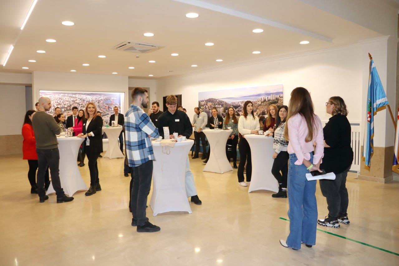 Grad-po-mjeri-mladih_kava-s-gradonačelnikom-12