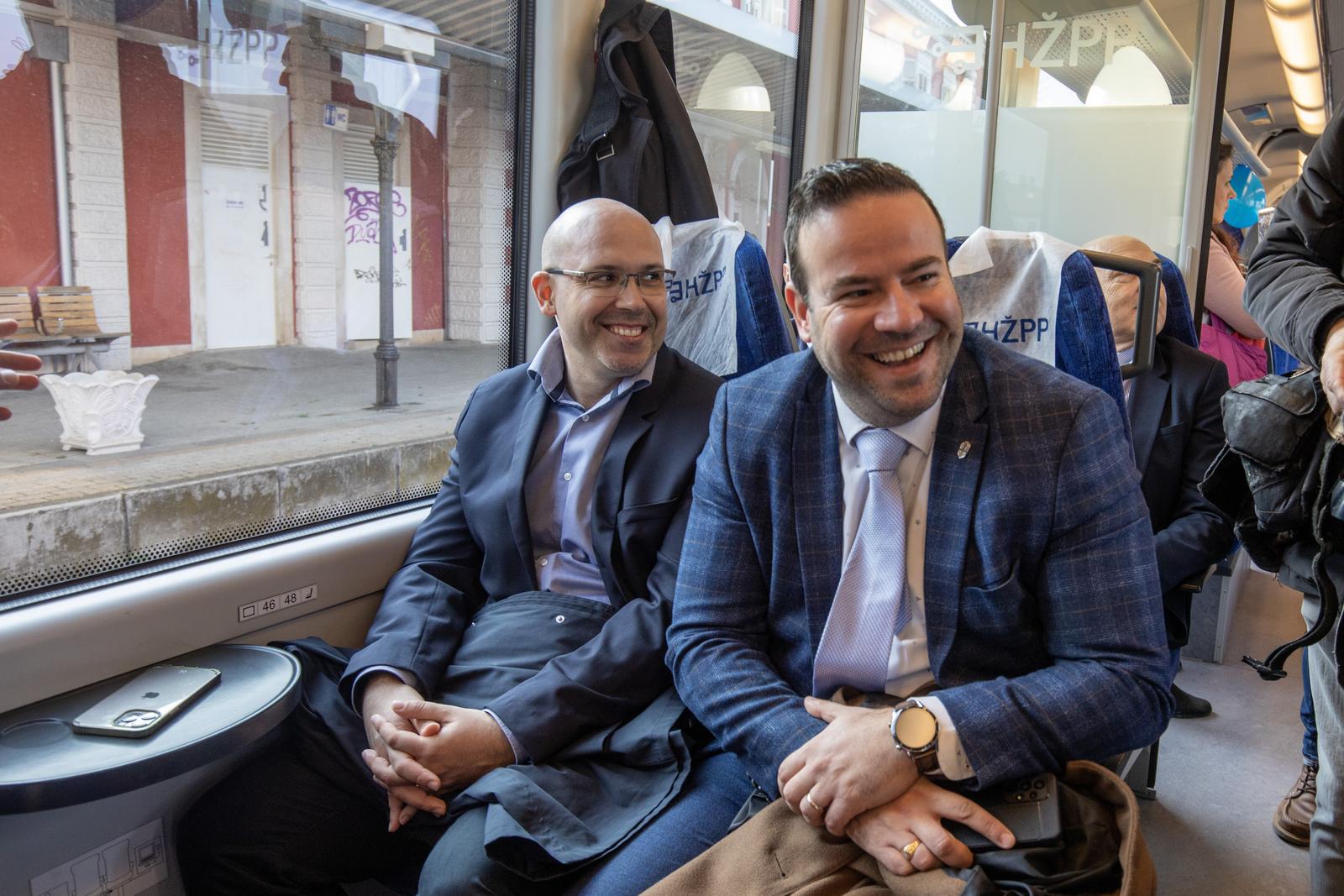 Prva vožnja novoga dizel-električnog motornog vlaka na relaciji Pula – Pazin Prva vožnja novoga dizel-električnog motornog vlaka na relaciji Pula – Pazin