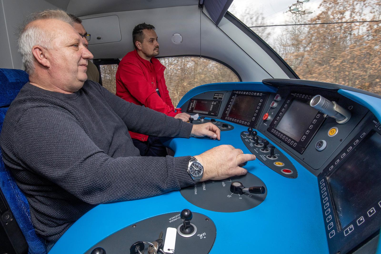 Prva vožnja novoga dizel-električnog motornog vlaka na relaciji Pula – Pazin Prva vožnja novoga dizel-električnog motornog vlaka na relaciji Pula – Pazin