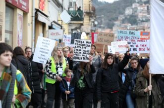 Noćni marš u Rijeci pod geslom Borim se ko žensko