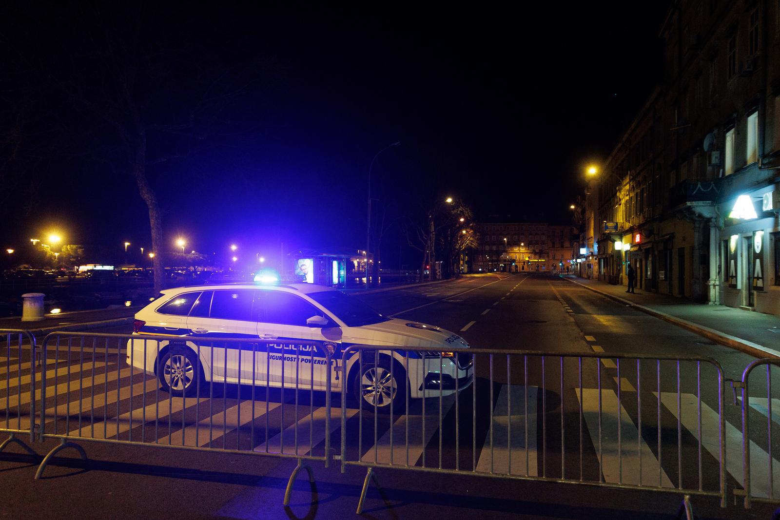 Ceste u užem centru Rijeke zatvorene za sav promet zbog uklanjanja protubrodske mine iz Luke Rijeka