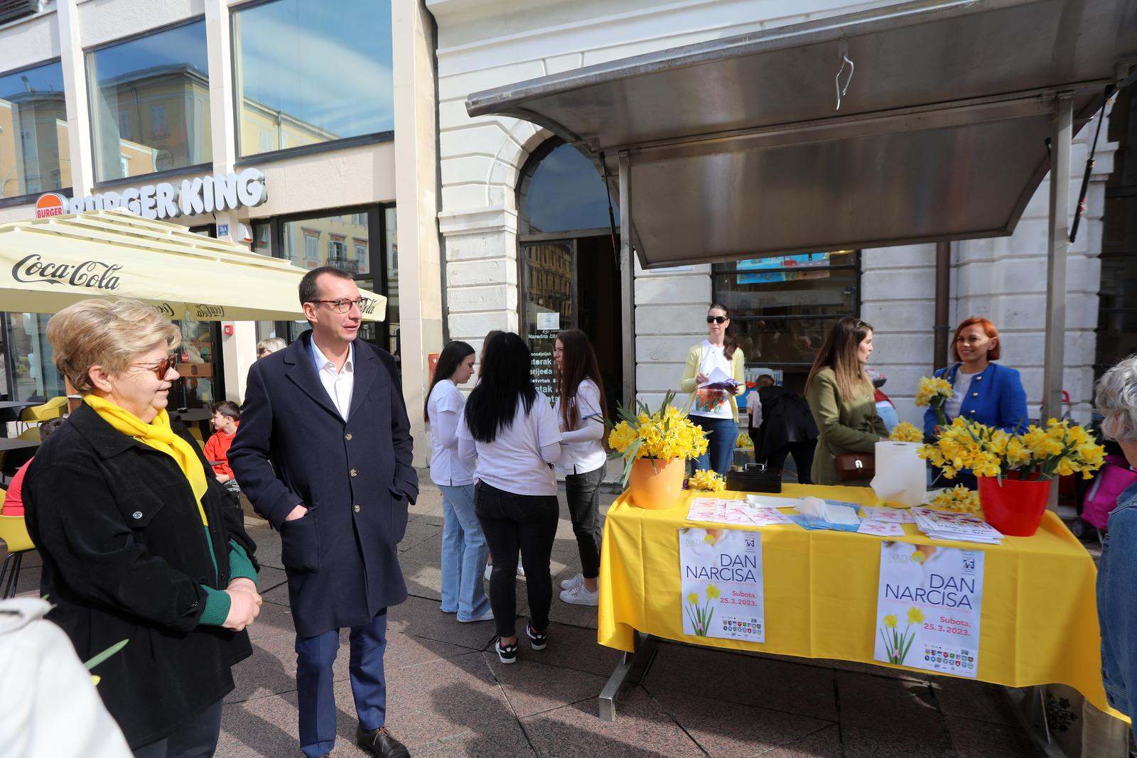 Rijeka: Na Korzu obilježen Dan narcisa posvećen oboljelima od raka dojke