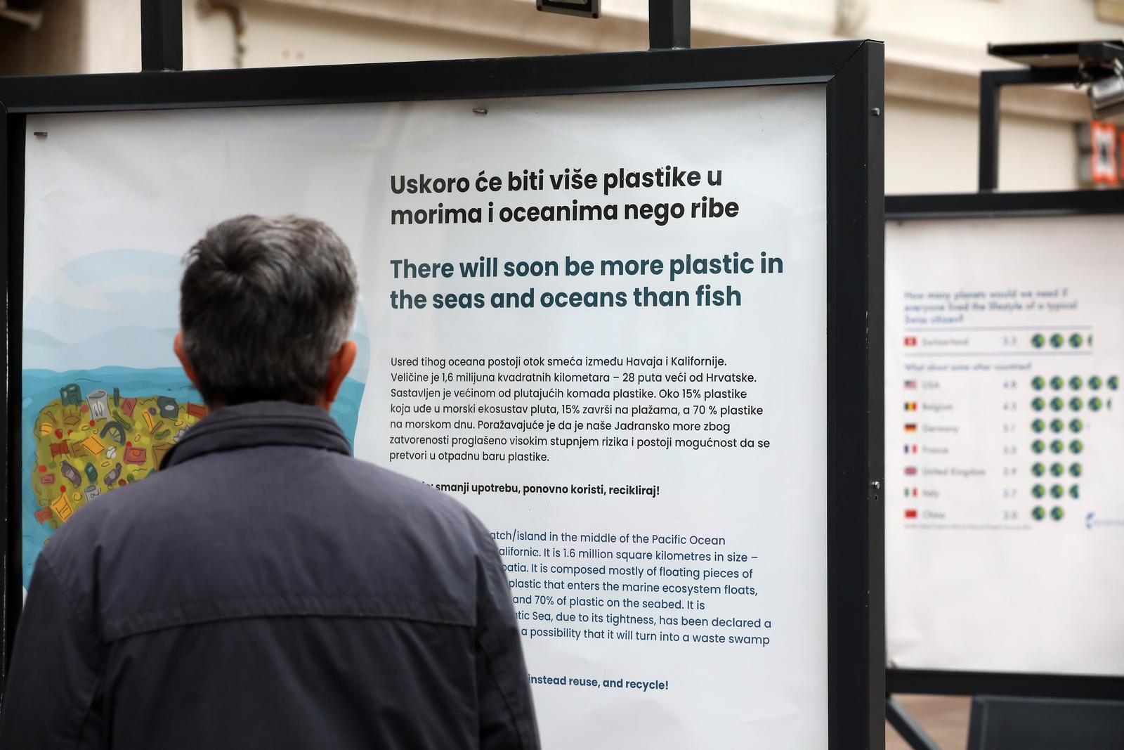 Rijeka: Na Korzu postavljena izložba “Volim grad kojim ne teče smeće” Rijeka: Na Korzu postavljena izložba “Volim grad kojim ne teče smeće”