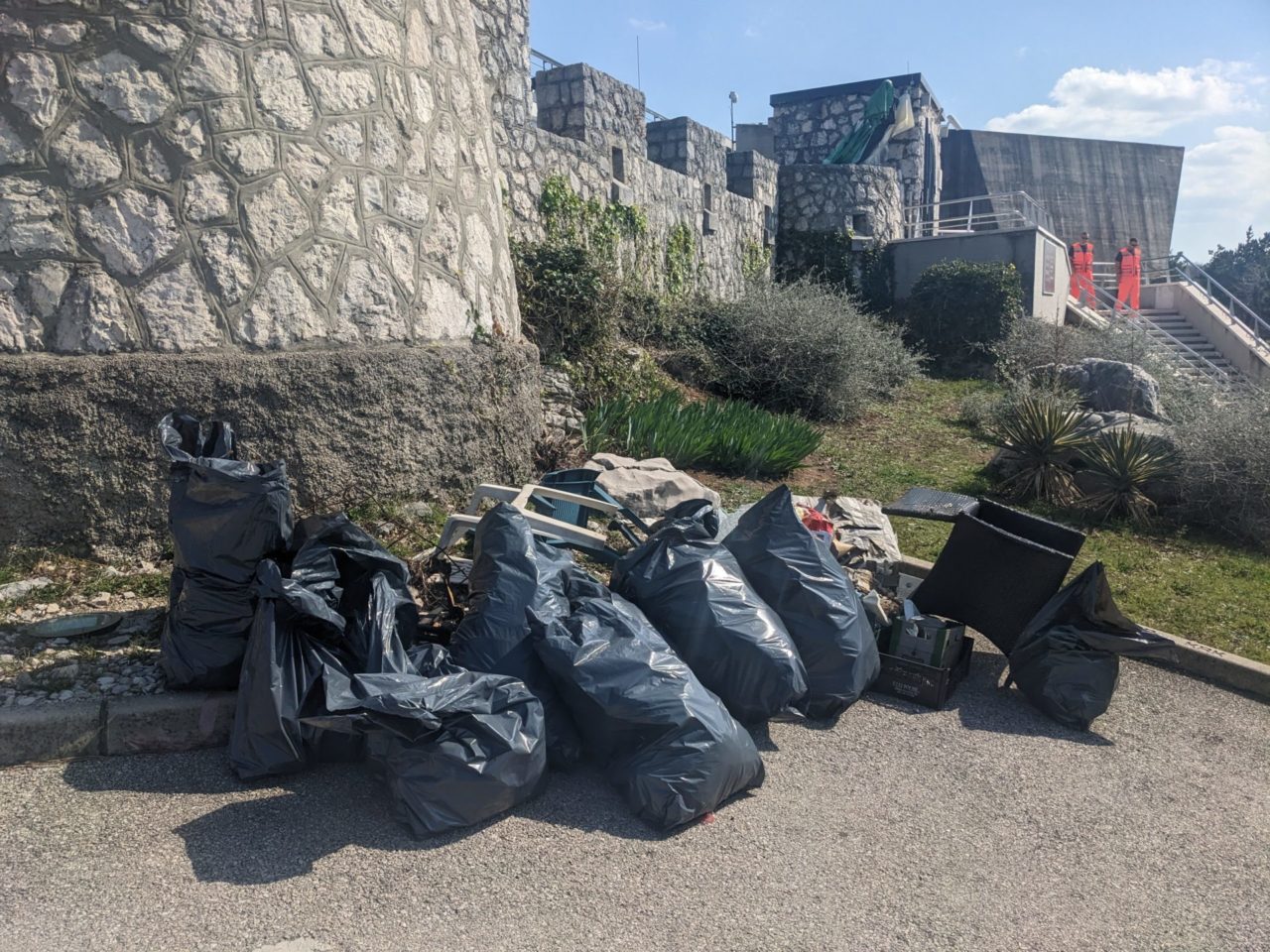 park suma sveti kriz akcija ciscenja (1) park suma sveti kriz akcija ciscenja (1)