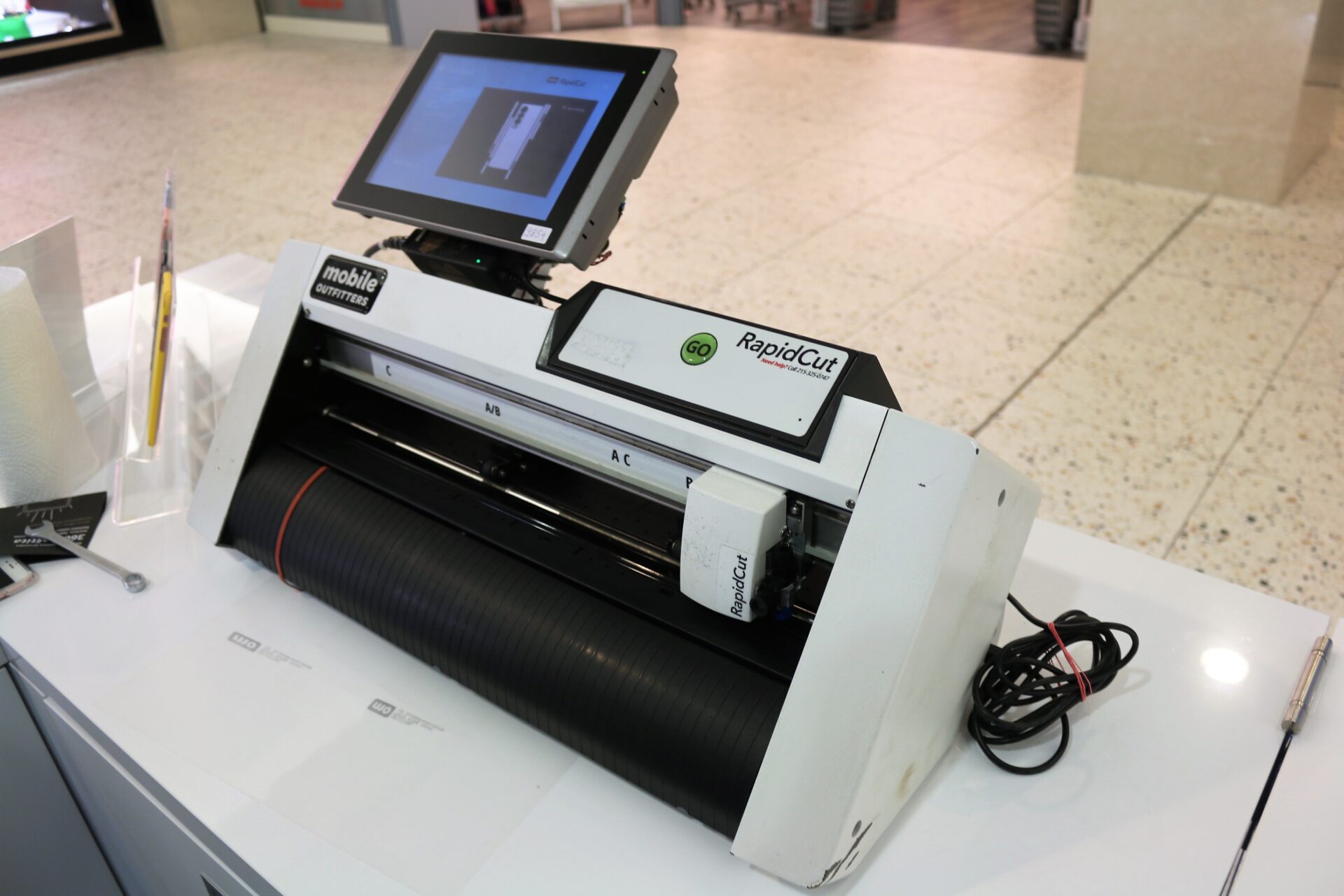 MOBILE OUTFITTERS666 MOBILE OUTFITTERS666