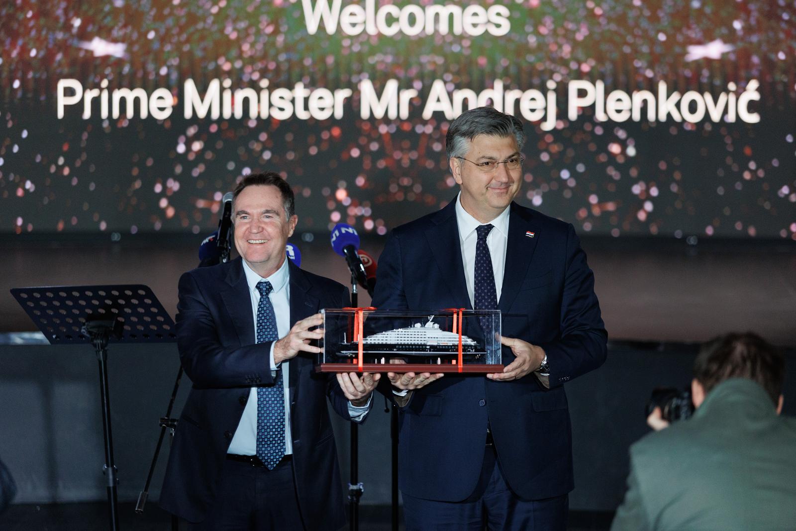 Rijeka: Svečano isplovljavanje broda Scenic Eclipse II Rijeka: Svečano isplovljavanje broda Scenic Eclipse II