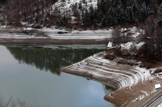 U tijeku je pražnjenje Lokvarskog jezera zbog održavanja