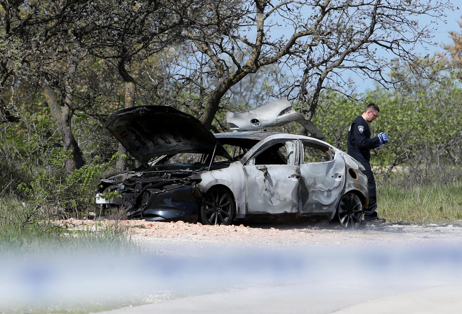 Zadar: Jedna osoba smrtno stradala u požaru automobila u Lovincu Zadar: Jedna osoba smrtno stradala u požaru automobila u Lovincu