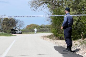 Zadar: Jedna osoba smrtno stradala u požaru automobila u Lovincu