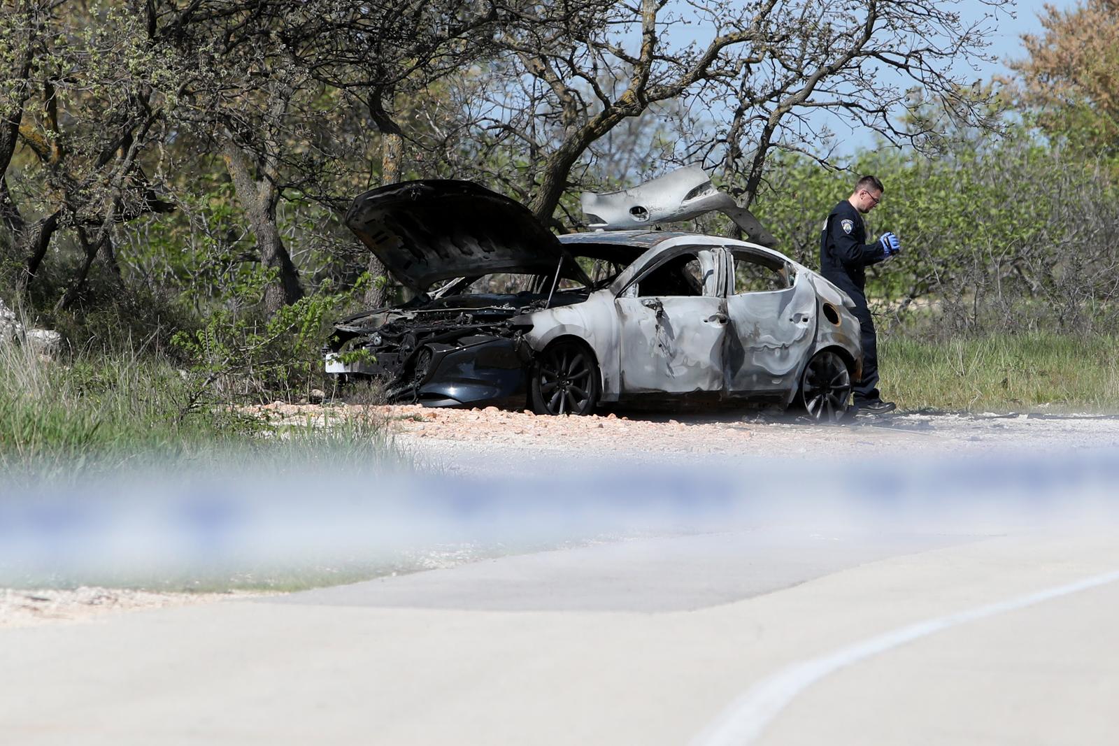 Zadar: Jedna osoba smrtno stradala u požaru automobila u Lovincu Zadar: Jedna osoba smrtno stradala u požaru automobila u Lovincu
