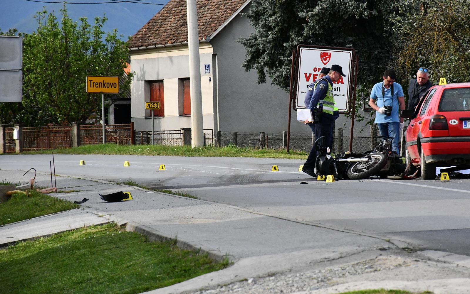 Novi Mihaljevci: Motociklist i suvozačica poginuli u sudaru s automobilom Novi Mihaljevci: Motociklist i suvozačica poginuli u sudaru s automobilom