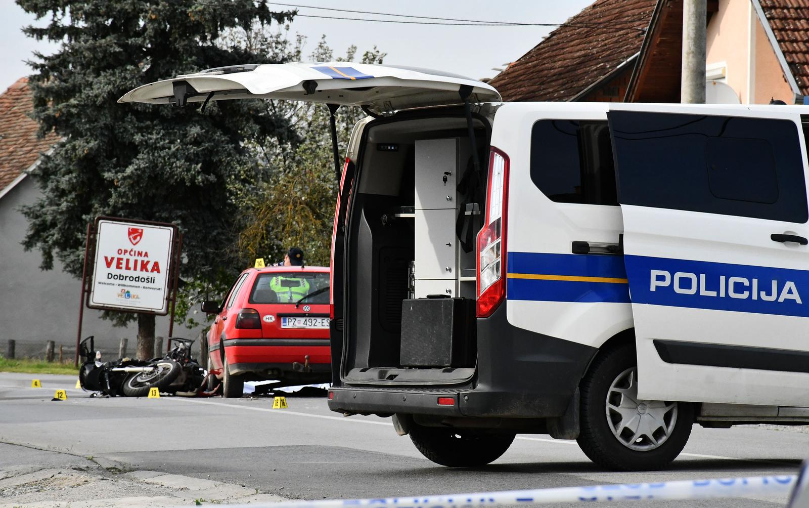 Novi Mihaljevci: Motociklist i suvozačica poginuli u sudaru s automobilom Novi Mihaljevci: Motociklist i suvozačica poginuli u sudaru s automobilom