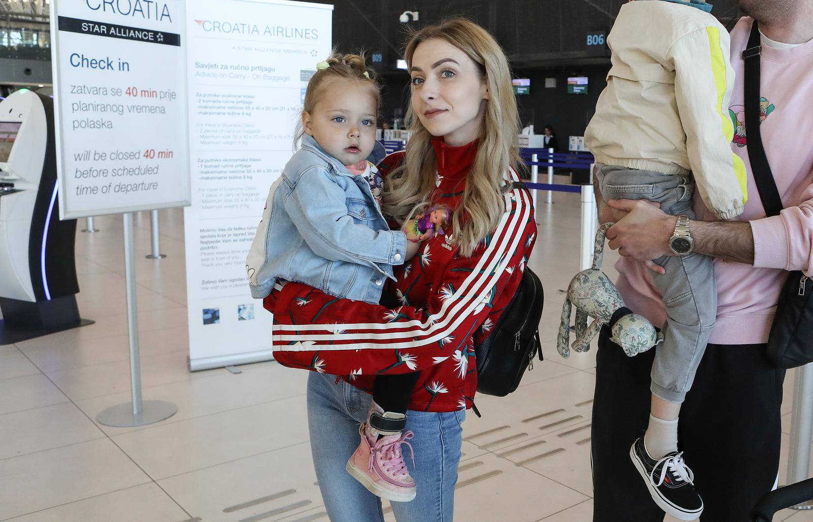 Zagreb: Malena Lava Petrušić s obitelji putuje na liječenje u SAD Zagreb: Malena Lava Petrušić s obitelji putuje na liječenje u SAD