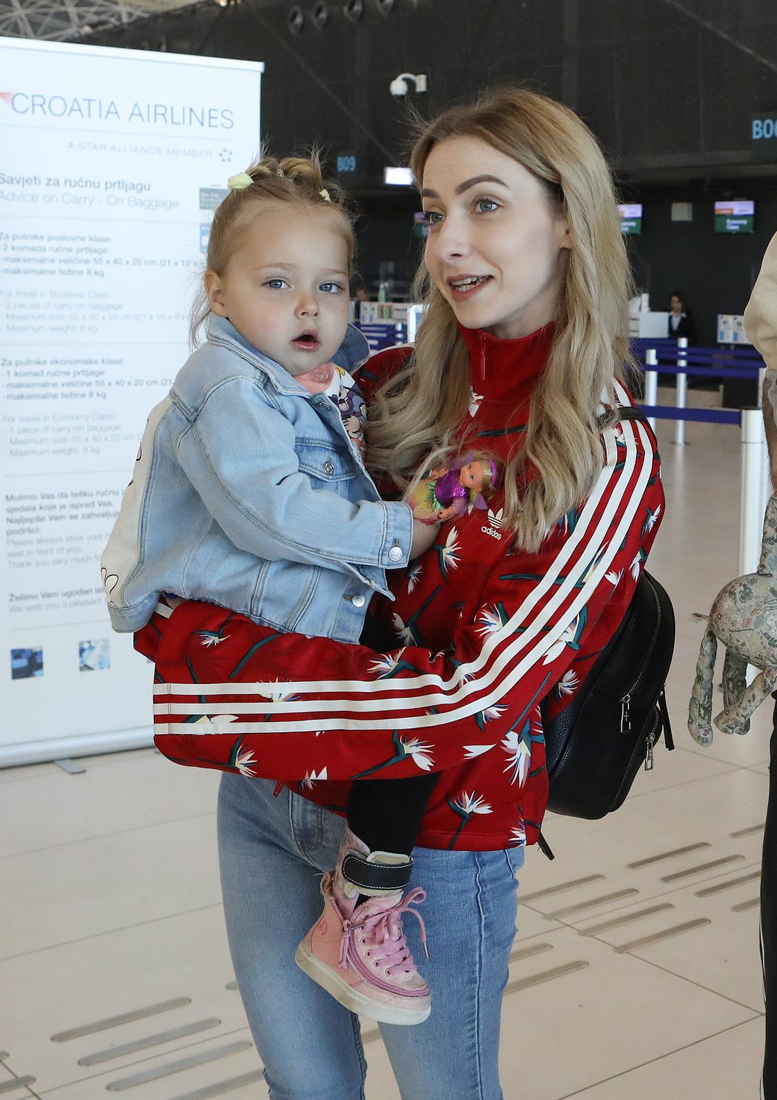 Zagreb: Malena Lava Petrušić s obitelji putuje na liječenje u SAD Zagreb: Malena Lava Petrušić s obitelji putuje na liječenje u SAD