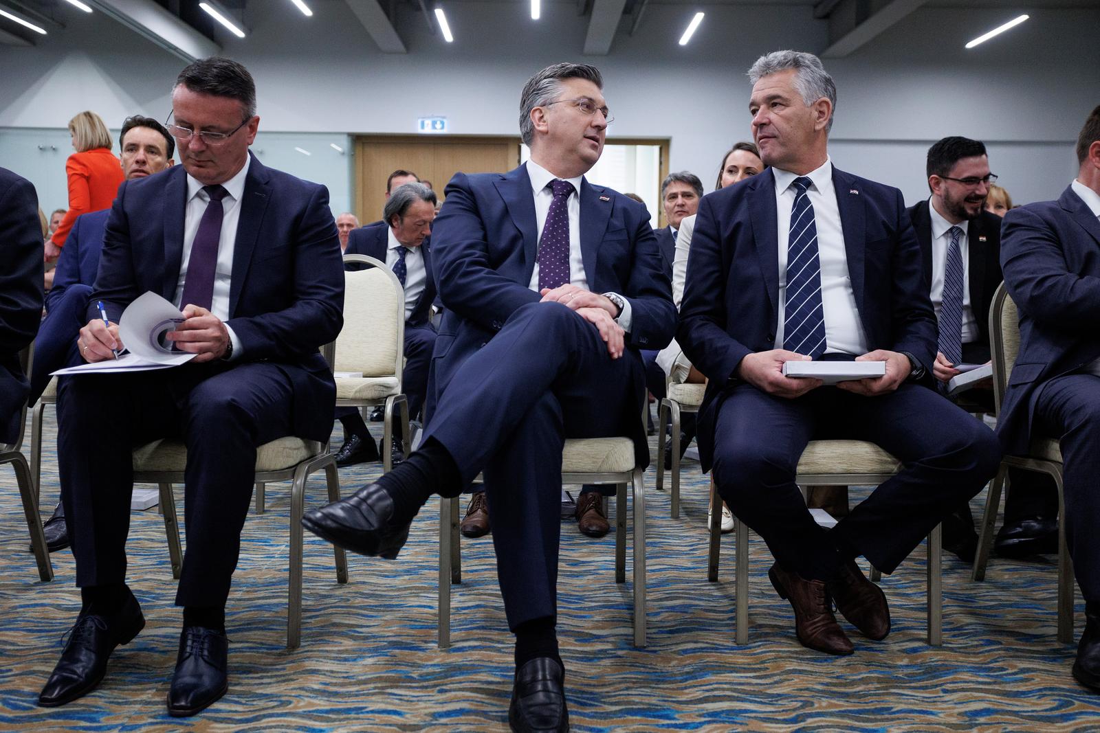 Andrej Plenković sudjelovao je na svečanom obilježavanju 20 godina Hrvatske zajednice županija u Opatiji Andrej Plenković sudjelovao je na svečanom obilježavanju 20 godina Hrvatske zajednice županija u Opatiji