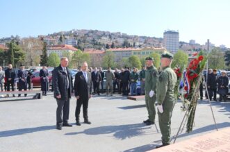 Polaganje-vijenaca-povodom-Obilježavanja-32.-godišnjice-osnivanja-Specijalne-jedinice-policije-„Ajkula“-5