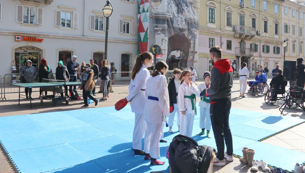 Sportski-dan-u-sklopu-manifestacije-Tjedan-autizma-12 Sportski-dan-u-sklopu-manifestacije-Tjedan-autizma-12