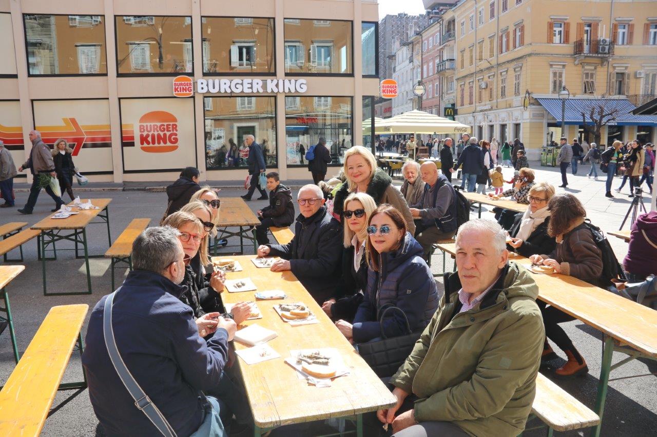 Tradicionalna-marenda-s-građanima-na-Korzu-uoči-Uskrsa-9 Tradicionalna-marenda-s-građanima-na-Korzu-uoči-Uskrsa-9