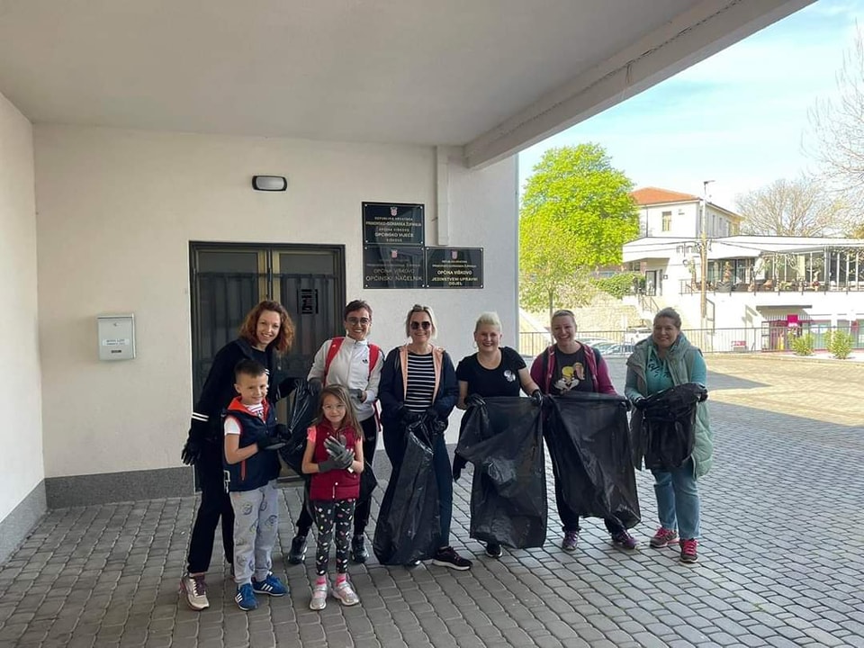 viskovo zelena cistka (10) viskovo zelena cistka (10)