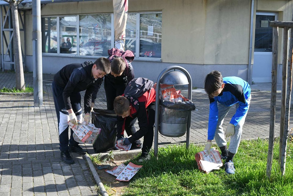 viskovo zelena cistka (14) viskovo zelena cistka (14)
