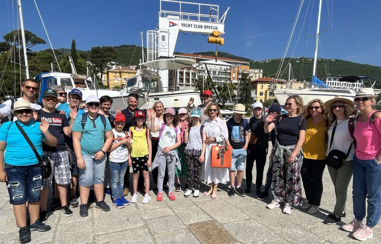 347401245_1200603457296395_5772700886999738692_n